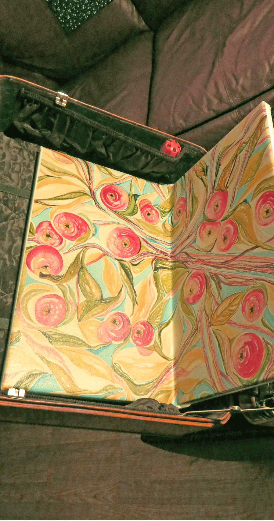 View image on Twitter